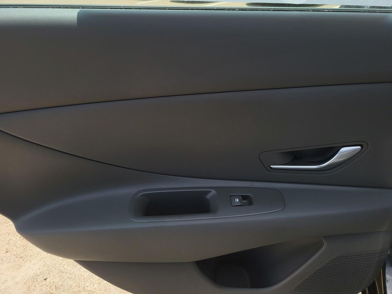 New 2026 Amazon Gray Hyundai SE image 8