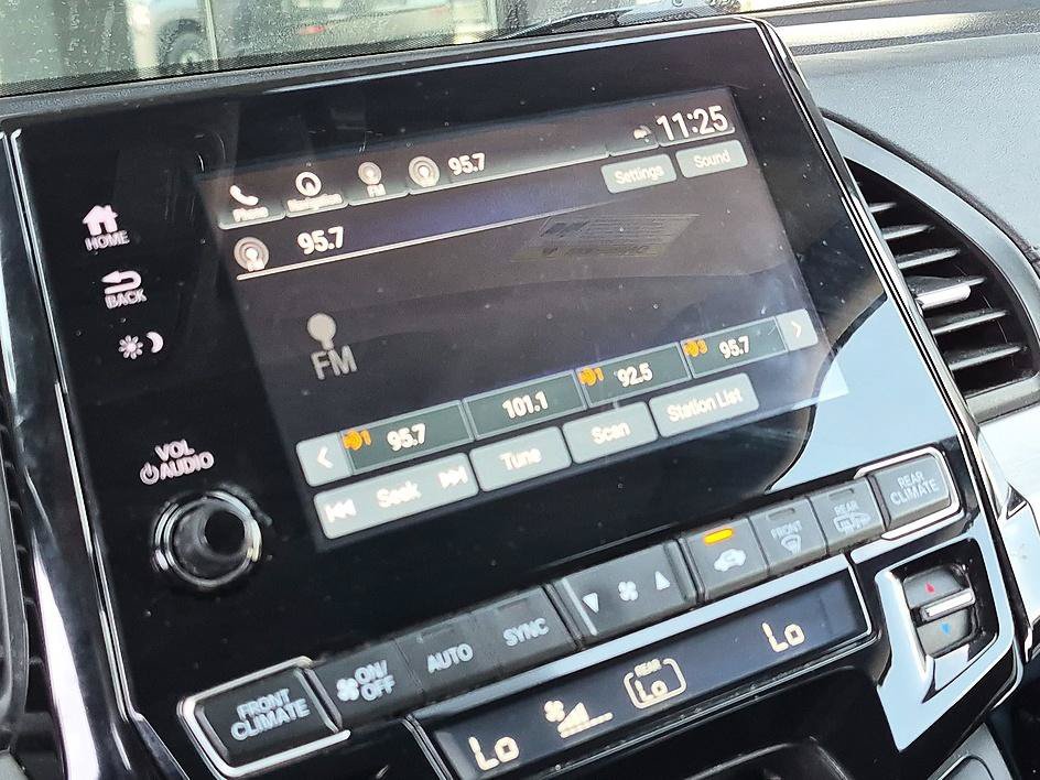 Used 2022 White Honda Touring image 22