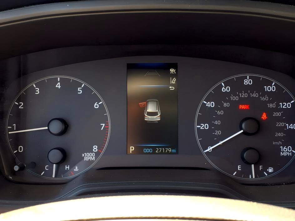 Used 2023 Sonic Silver Toyota L image 30