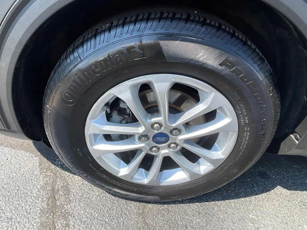 Used 2020 Gray Ford SE image 27