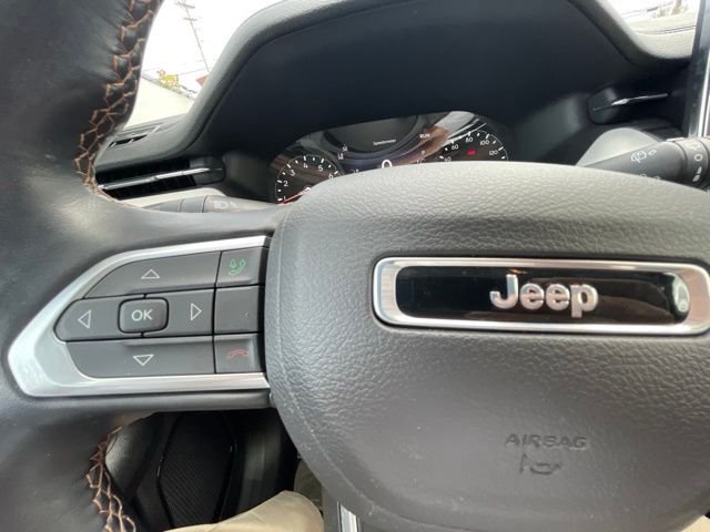Used 2022 Billet Silver Metallic Jeep Limited image 17