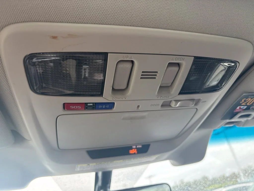 Used 2017 Silver Subaru 2.5i image 19