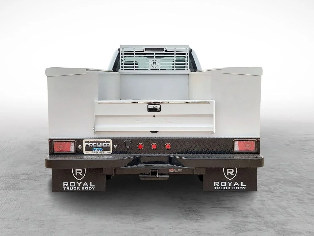 2025 Ford F-350 Super Duty Chassis Cab XL - Photo 9