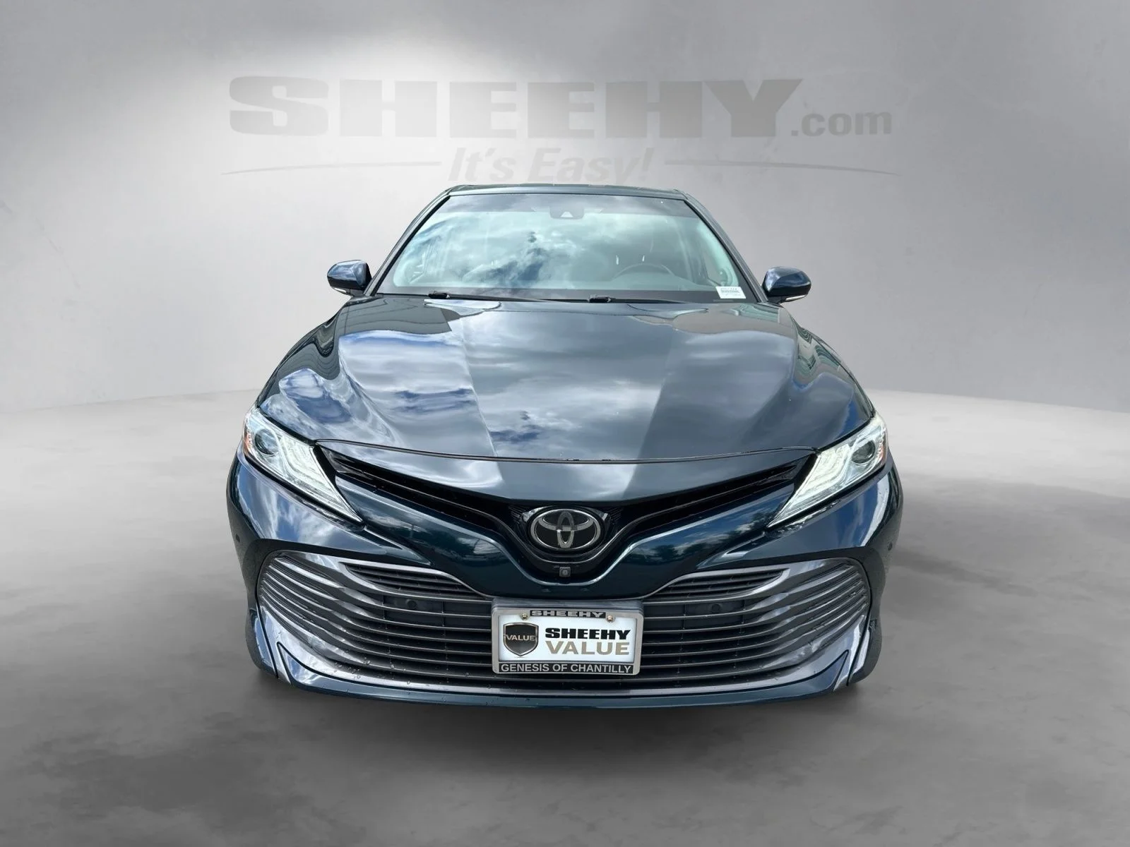 Used 2018 Blue Toyota XLE image 17