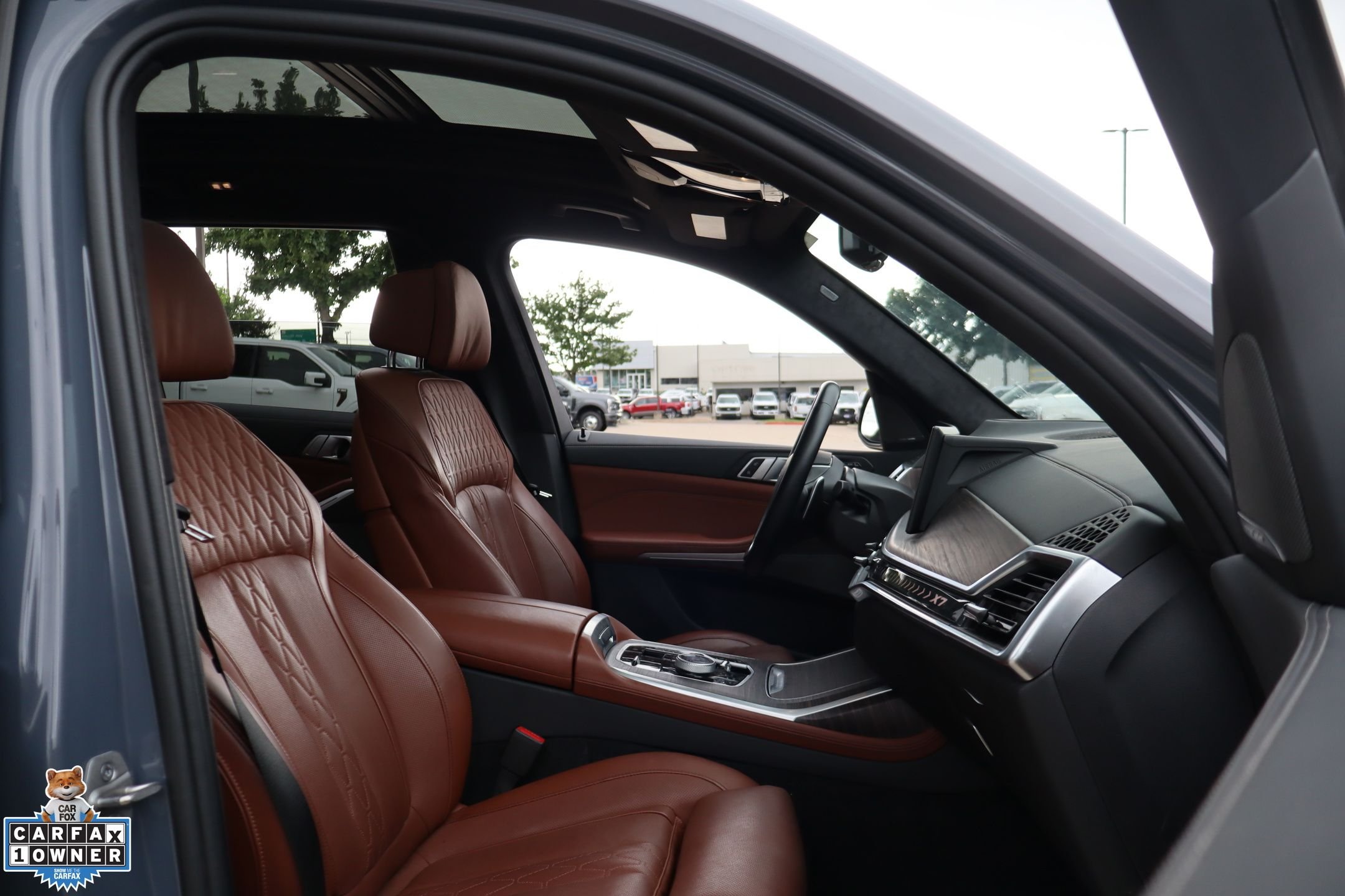 Used 2024  BMW xDrive40i image 33