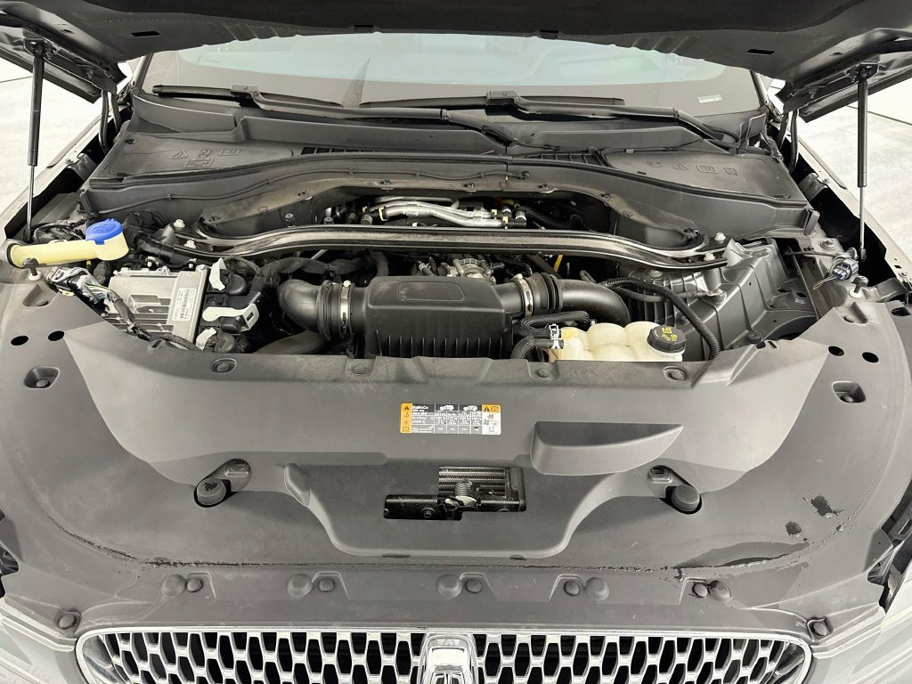Used 2022 Gray Lincoln Reserve image 32