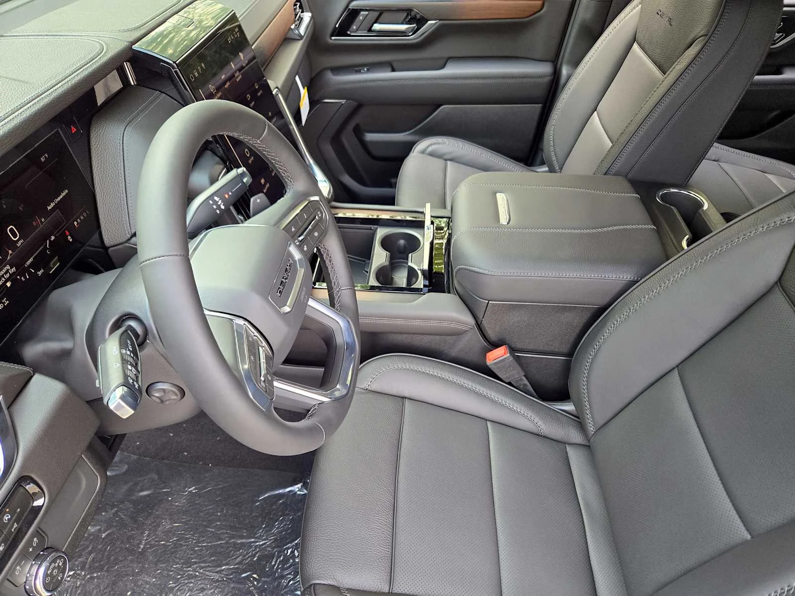 2026 GMC Yukon Denali - Photo 8