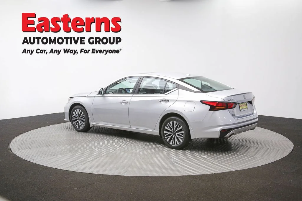 Used 2023 Silver Nissan 2.5 SV image 66
