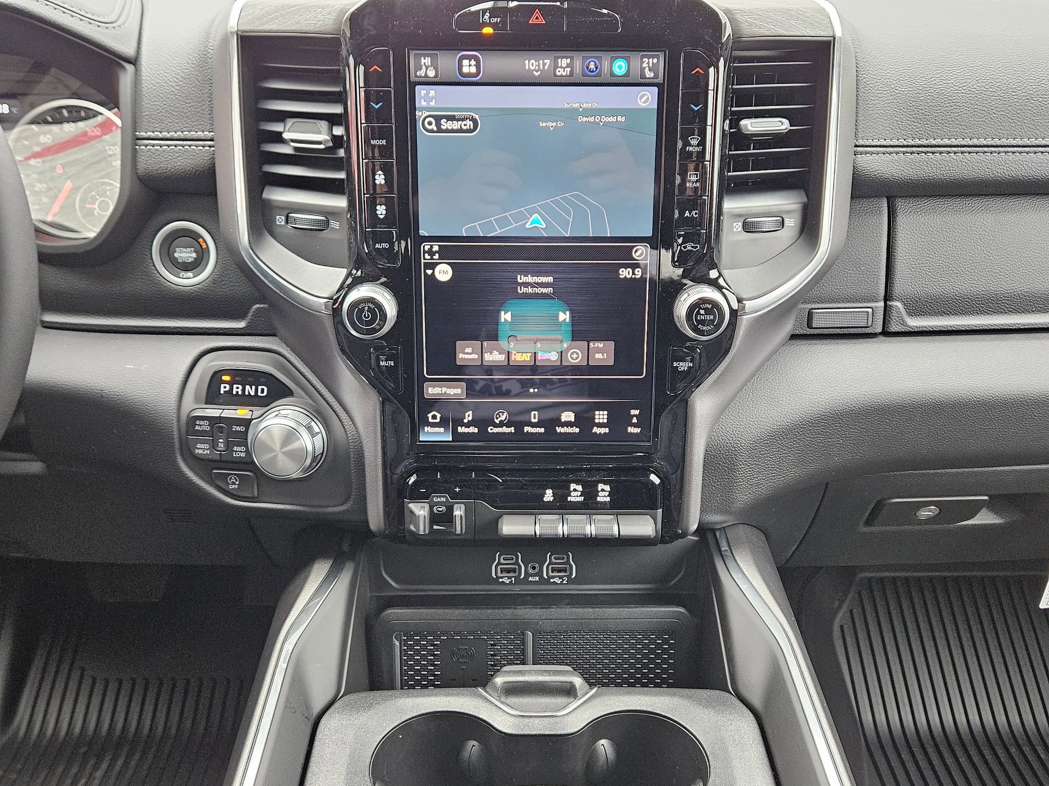 New 2026 Diamond Black Crystal Pearl-Coat Exterior Paint RAM Laramie image 11