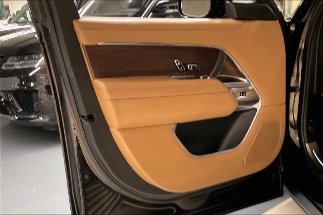 Used 2023 Santorini Black Metallic Land Rover Autobiography image 25