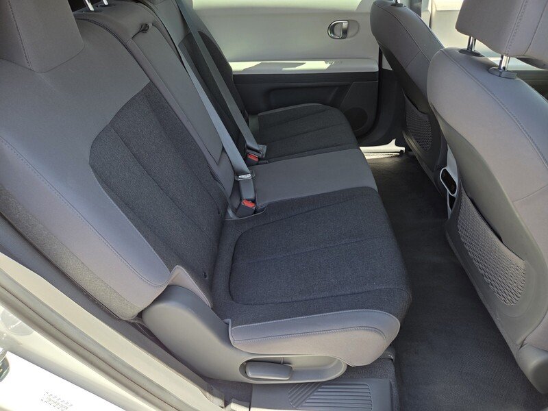 Used 2023 White HYUNDAI SE RWD image 14