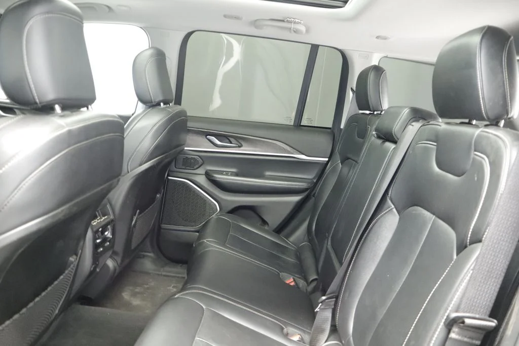 Used 2022 White Jeep Limited image 22