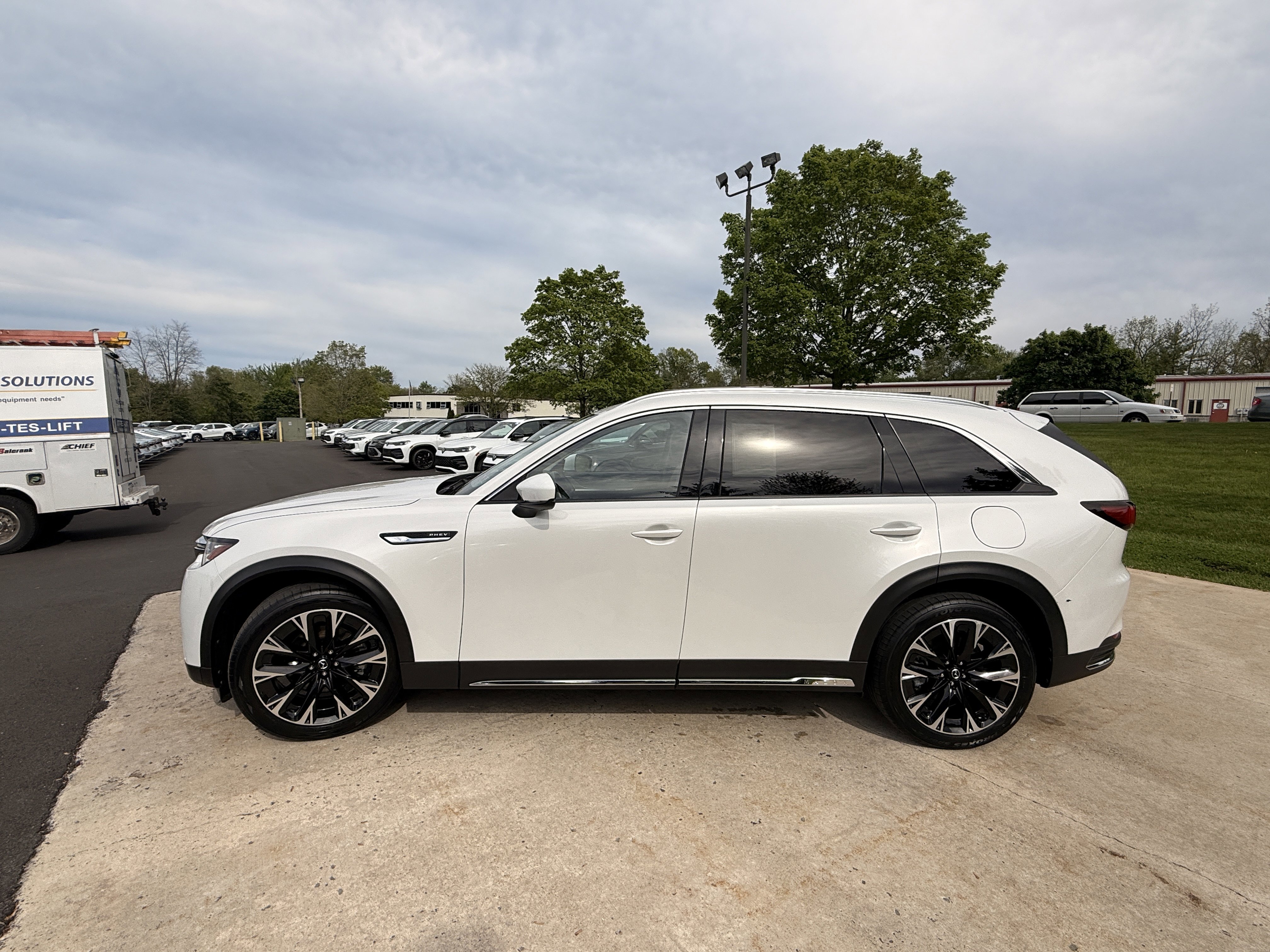 Used 2024 Rhodium White Premium Mazda Premium image 15