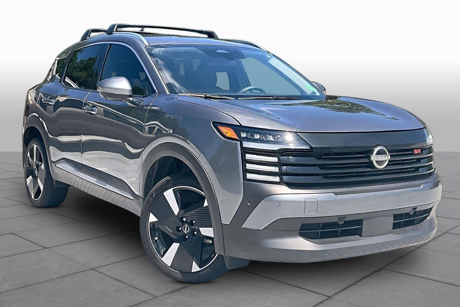 Used 2025 Gun Metallic Nissan SR image 3