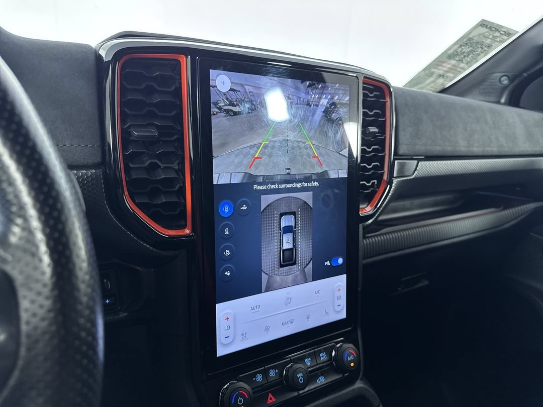Used 2024  Ford Raptor image 18