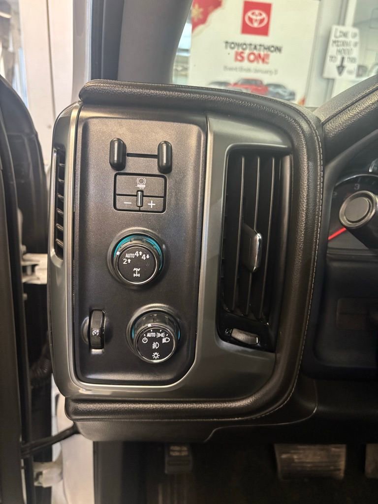 2018 Chevrolet Silverado 1500 LTZ - Photo 13