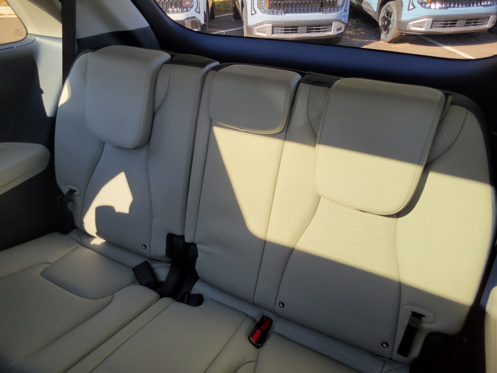 Certified Used 2025 White Kia SX Prestige image 32