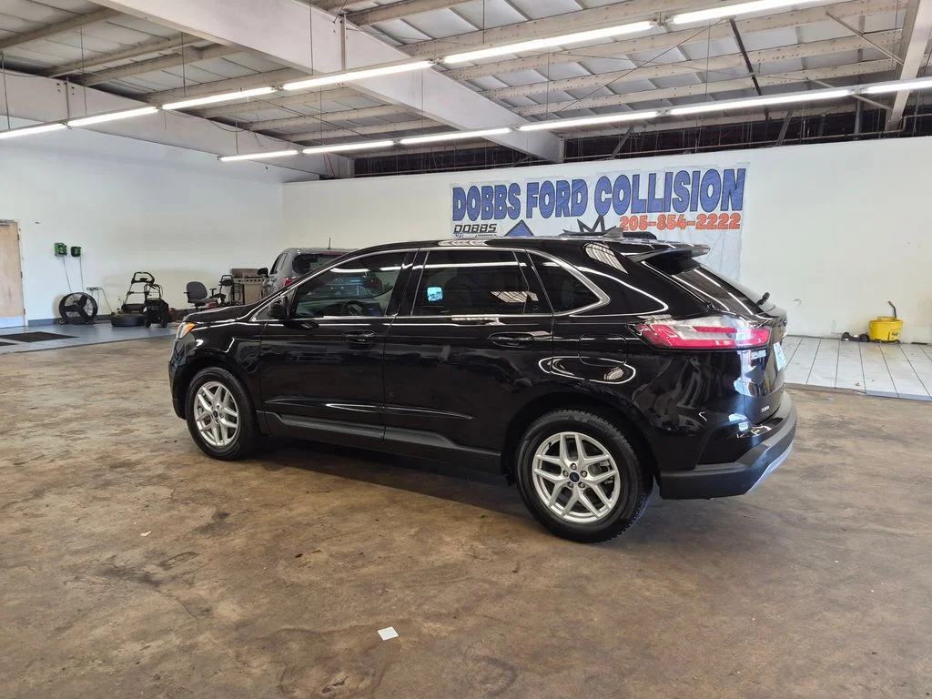 Certified Used 2022 Black Metallic Ford SEL image 5