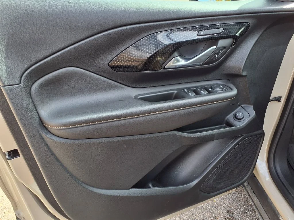 Used 2022  GMC AT4 image 19