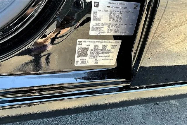New 2026 Onyx Black GMC AT4 image 8