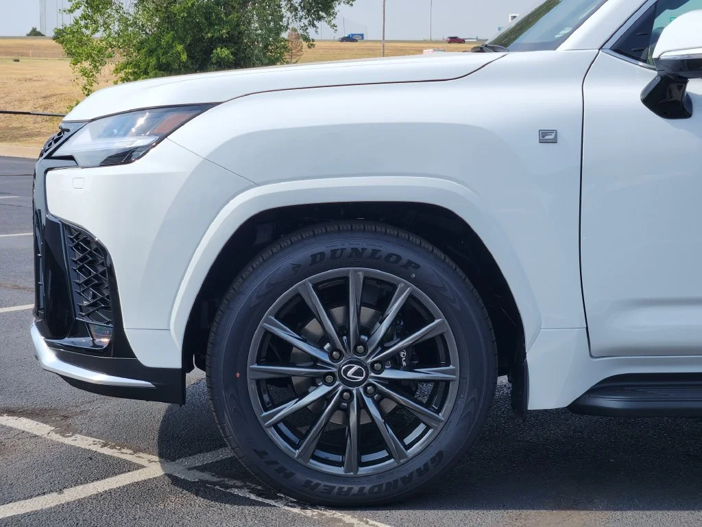 New 2026 Ultra White Lexus 600 F SPORT image 5