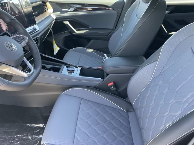New 2026 White/off-white Volkswagen 2.0T SE R-Line Black image 22