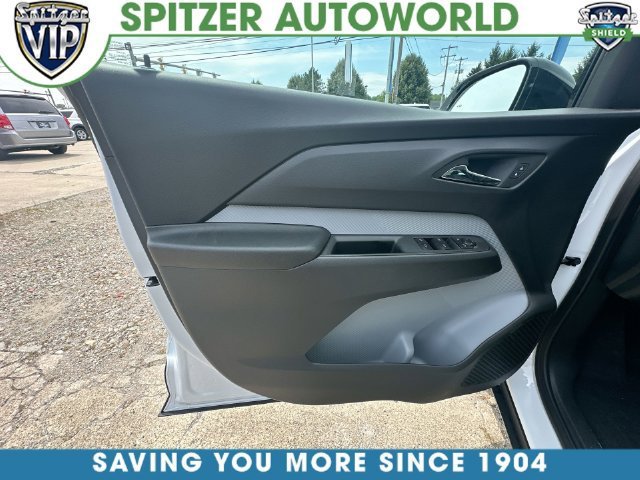 New 2027 Summit White Chevrolet RS image 29