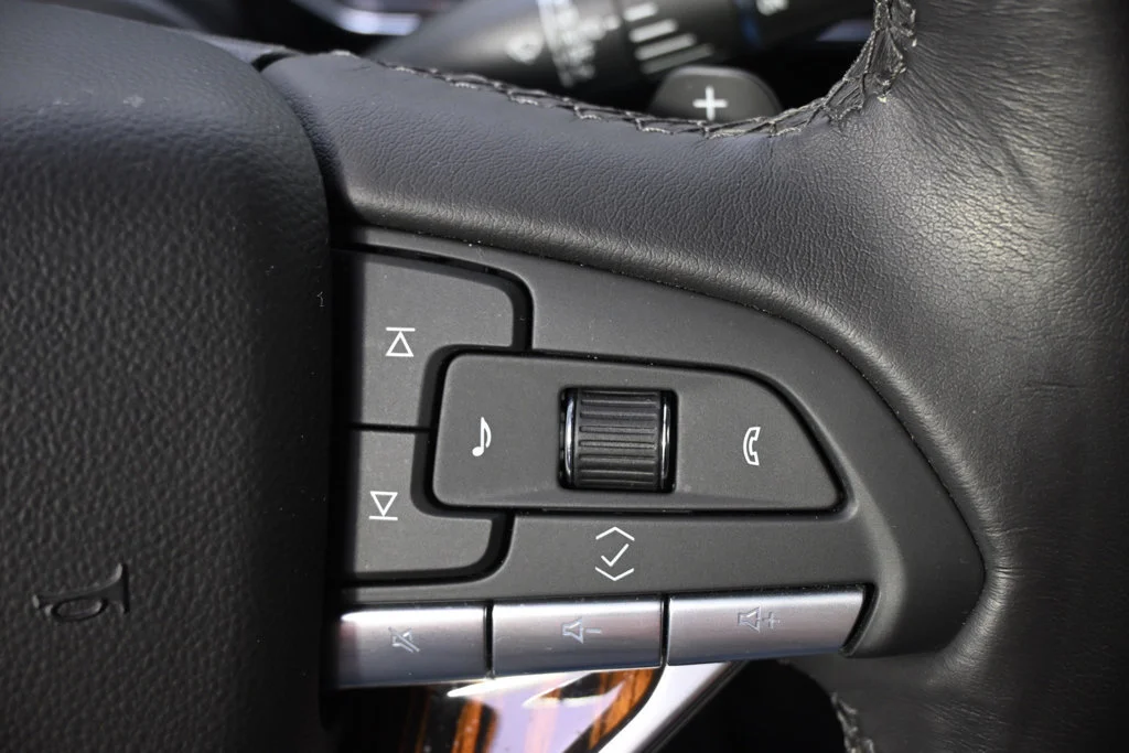 Used 2023 BLACK RAVEN Cadillac 4WD Premium Luxury image 38