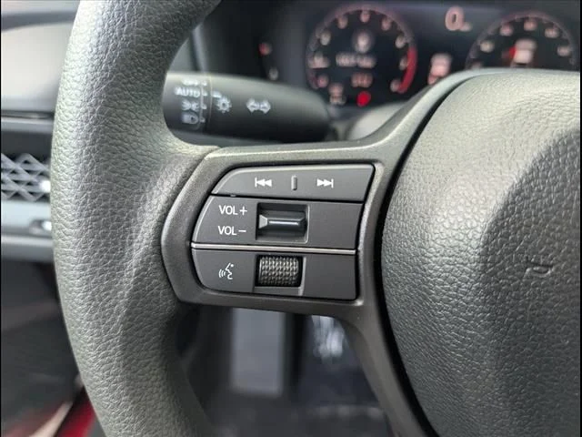 Used 2025  Honda SE image 7