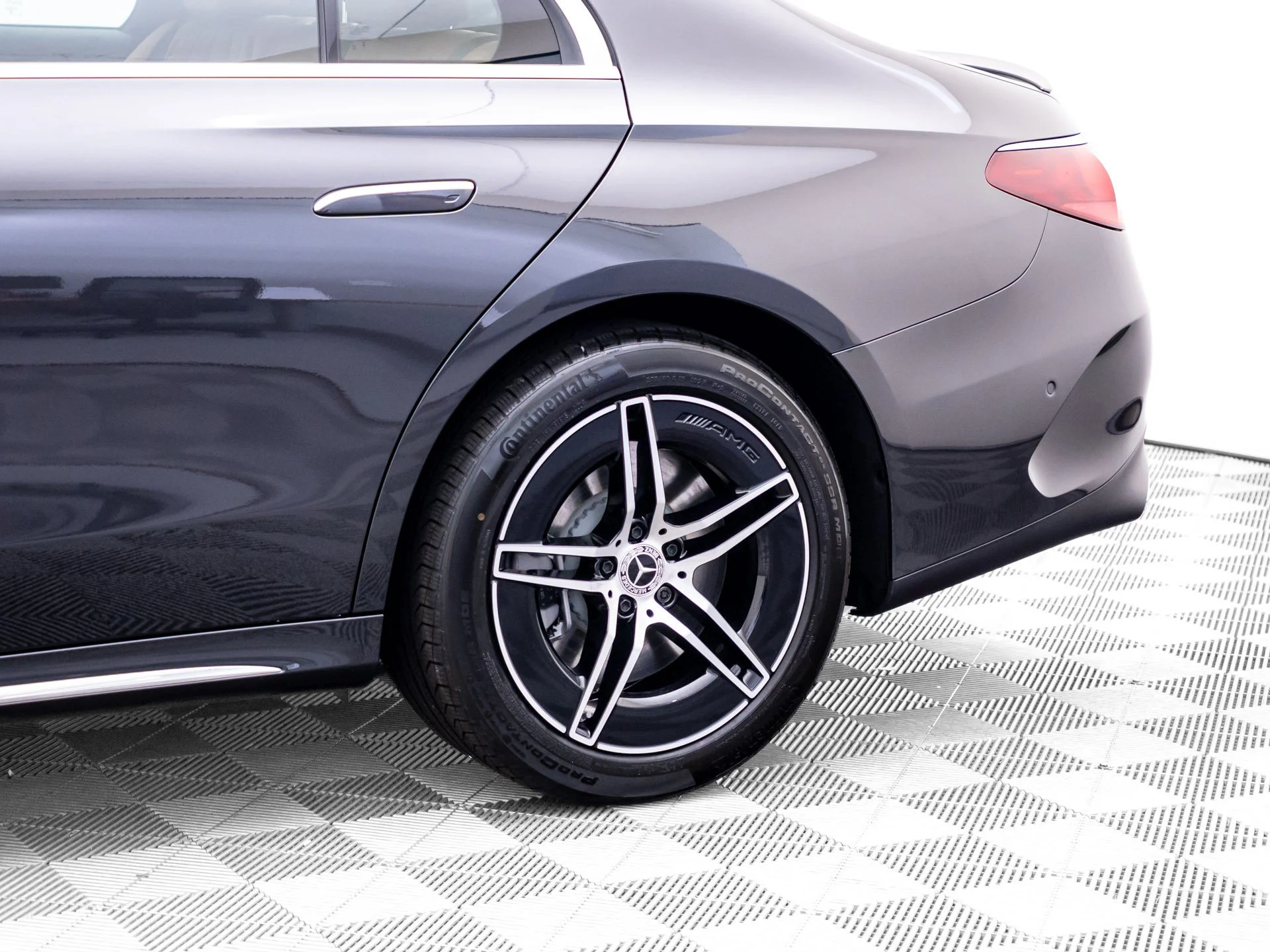 New 2027 Gray Mercedes-Benz E 450 image 36