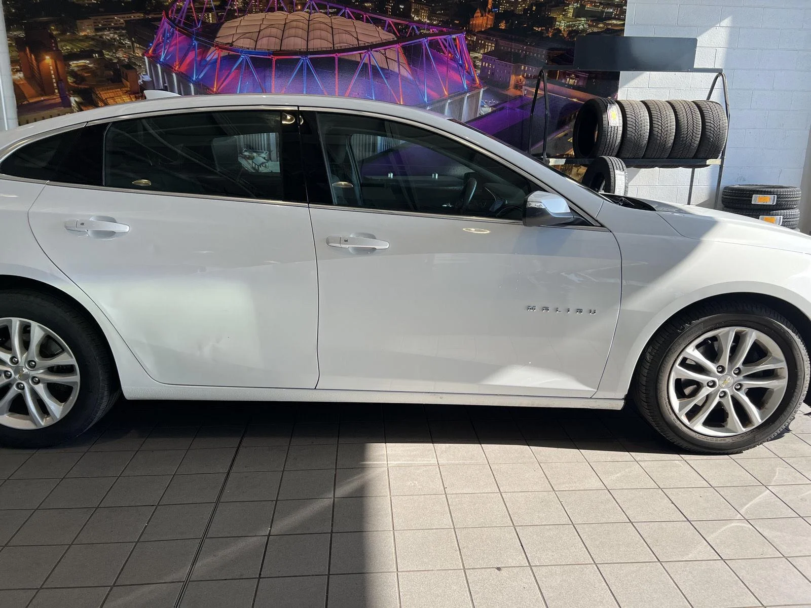 Used 2018 Summit White Chevrolet LT image 7