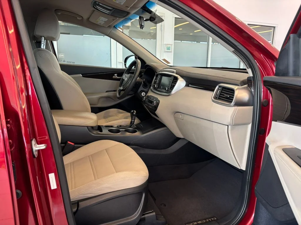 Used 2019 Red Kia LX image 23
