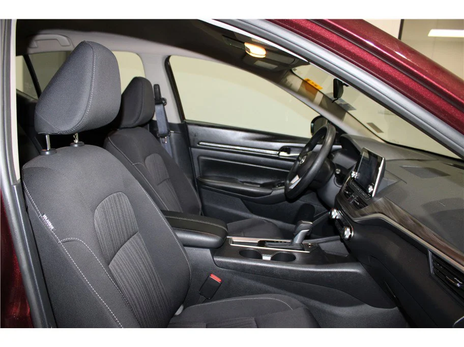 Used 2025 Garnet Pearl Metallic Nissan SV image 23