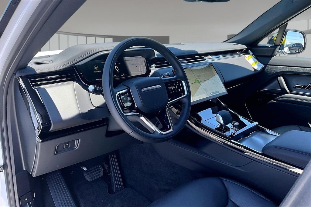 New 2026 FUJI WHITE Land Rover SE image 7