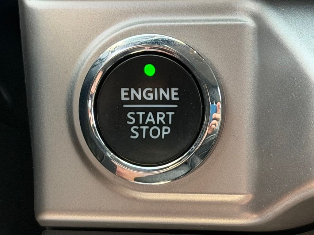 Used 2022 Black Ford XLT image 14