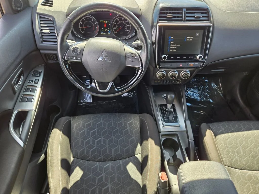 Used 2021 Black Mitsubishi ES image 12
