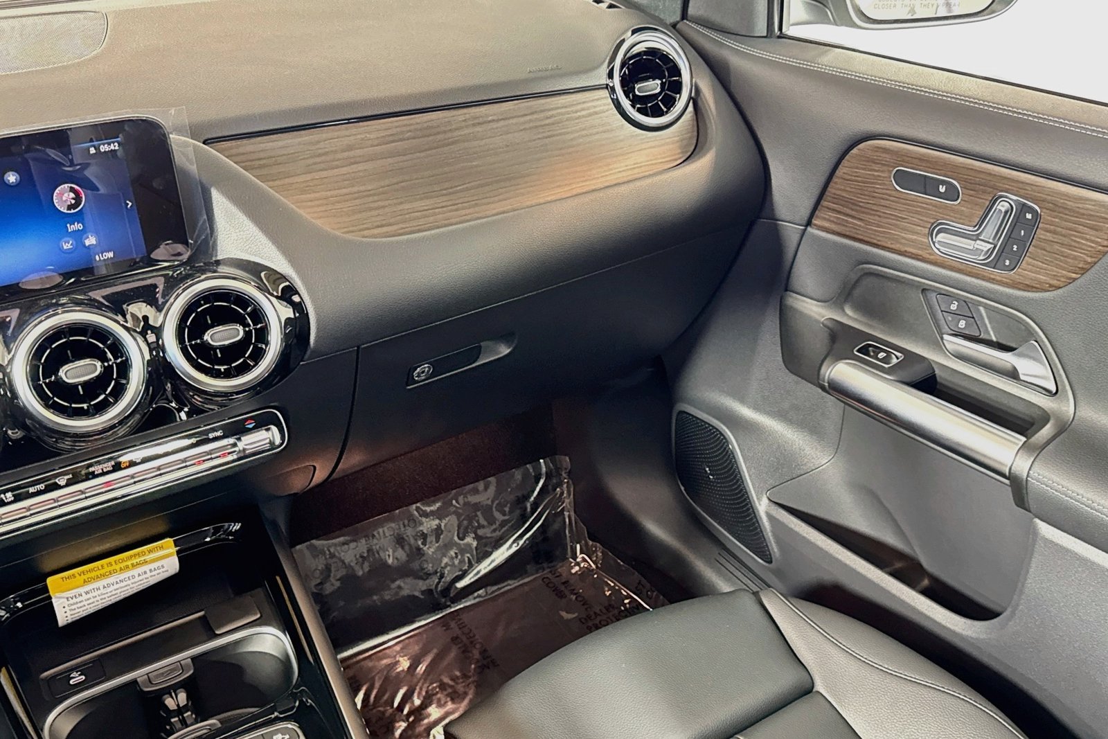 New 2026 Cirrus Silver Metallic Mercedes-Benz GLA 250 image 21