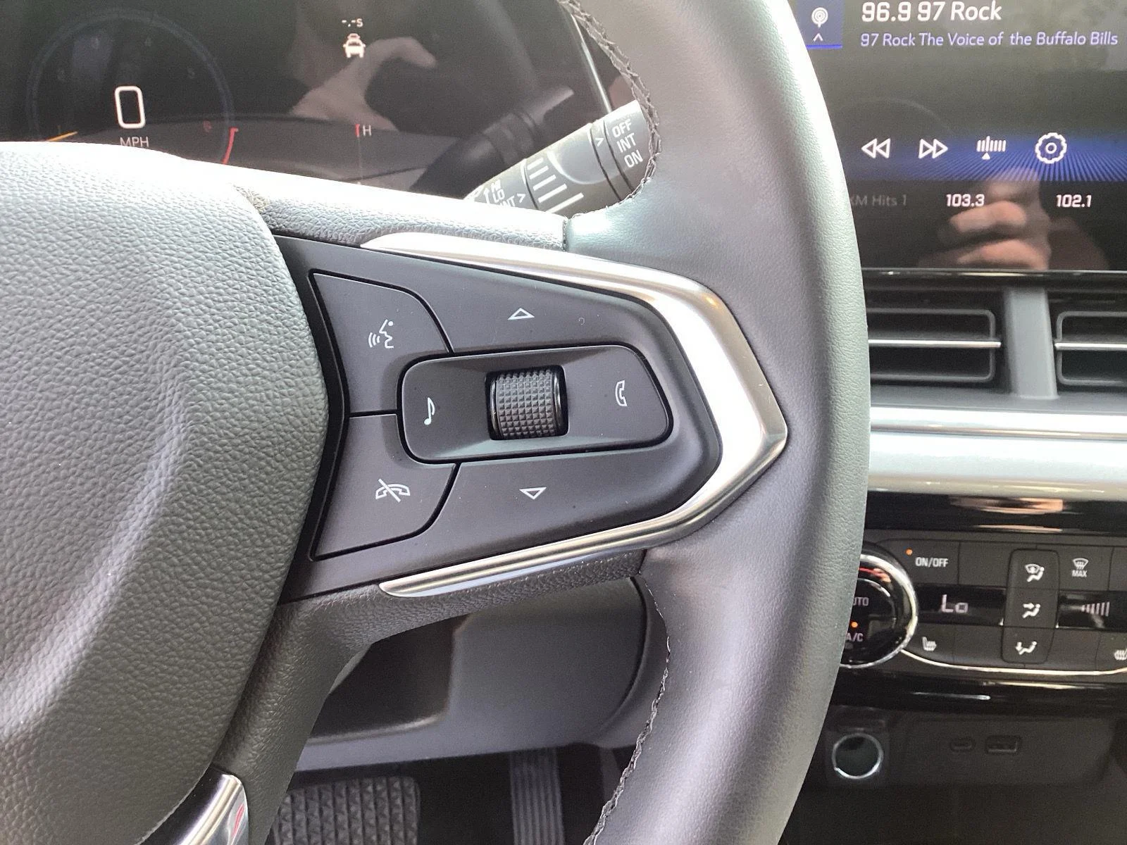 Used 2024 Cayenne Orange Metallic Chevrolet LT image 19