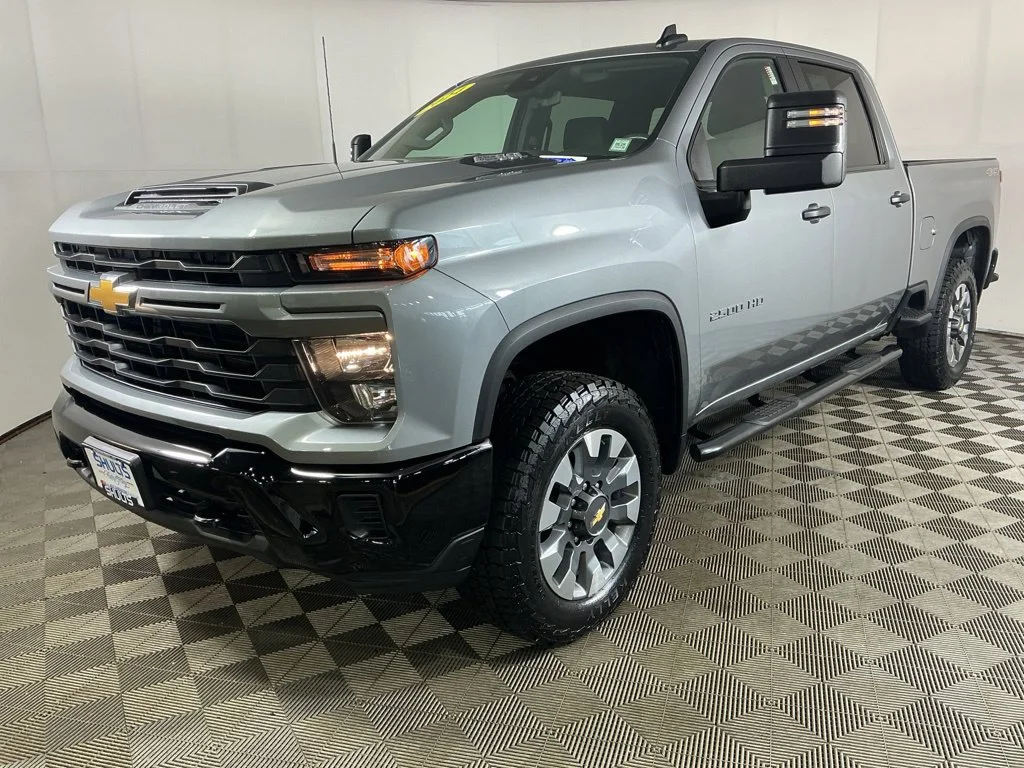 Used 2024 Sterling Gray Metallic Chevrolet Custom image 4