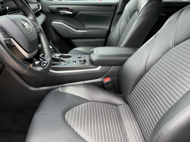 Certified Used 2025 Silver Toyota XSE image 38