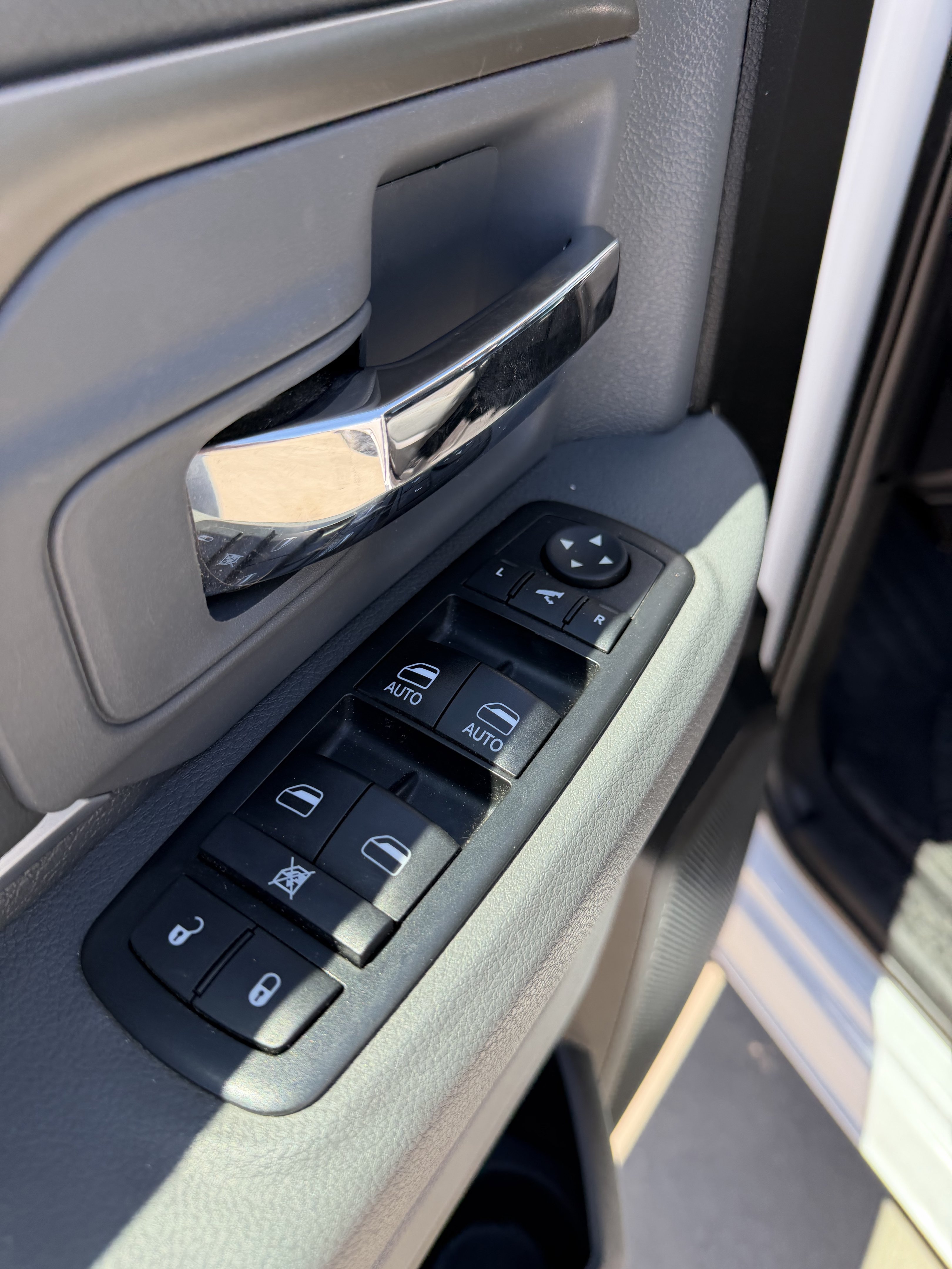 Used 2018 Bright White Clearcoat Ram Harvest image 10