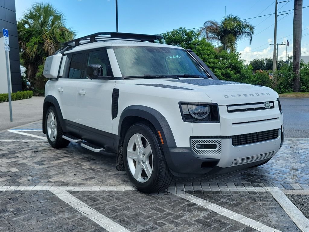 Certified Used 2023 Fuji White Land Rover SE image 7