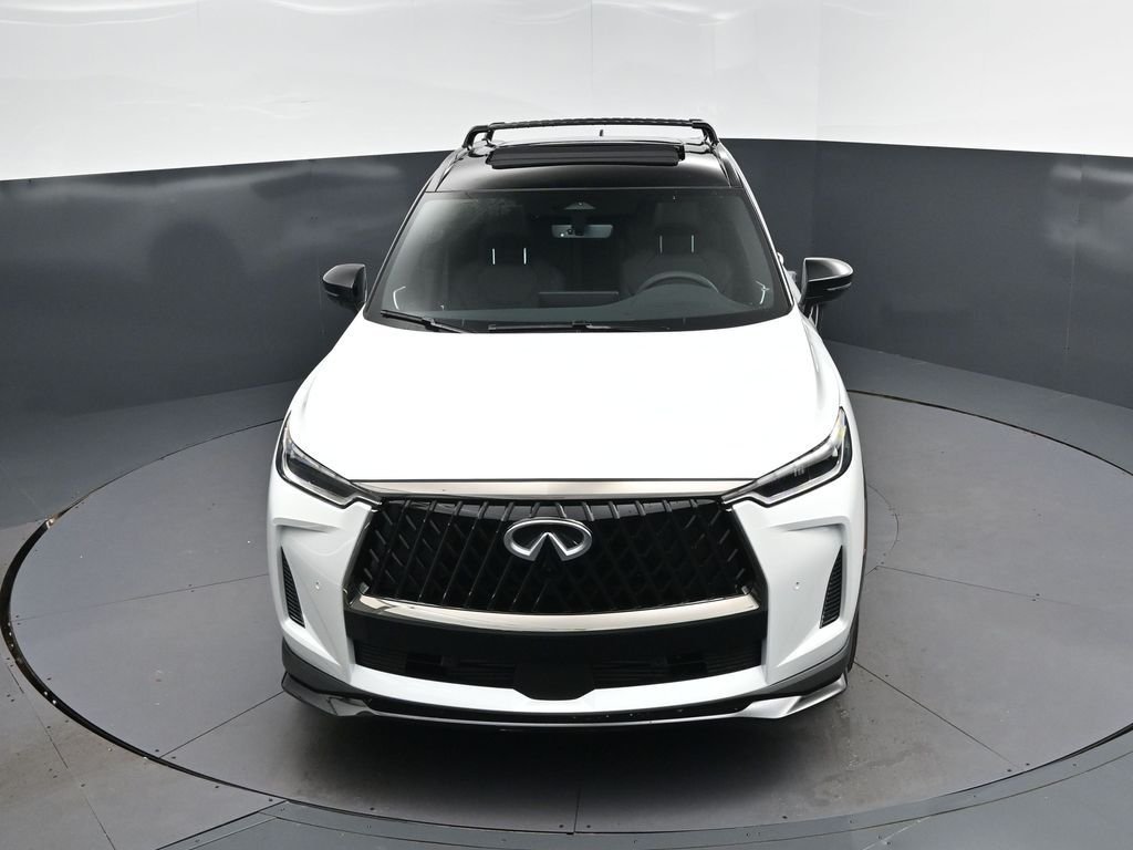 New 2027 2T RAD WHT INFINITI Sport AWD image 39