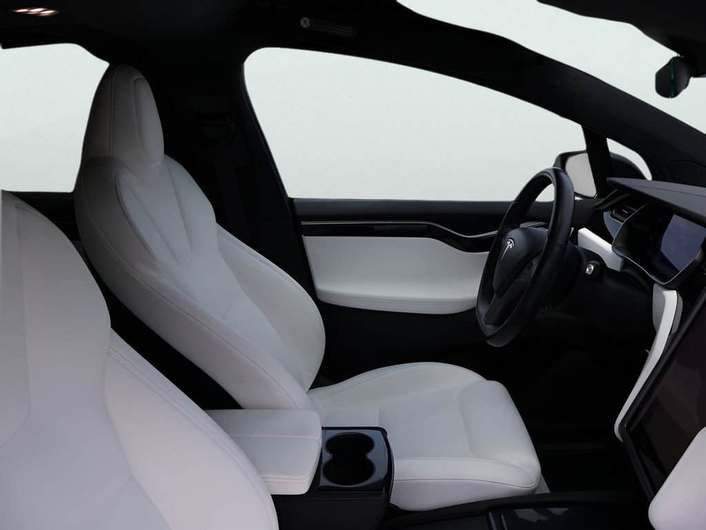 Used 2020 Solid Black Tesla Long Range image 9