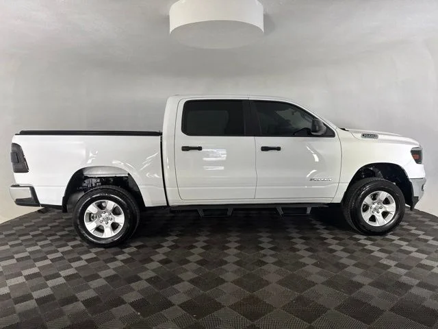 Used 2023 White Ram Big Horn/Lone Star image 4
