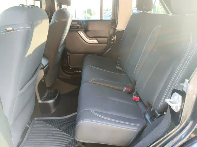 Used 2018 Black Jeep Unlimited Sahara image 23