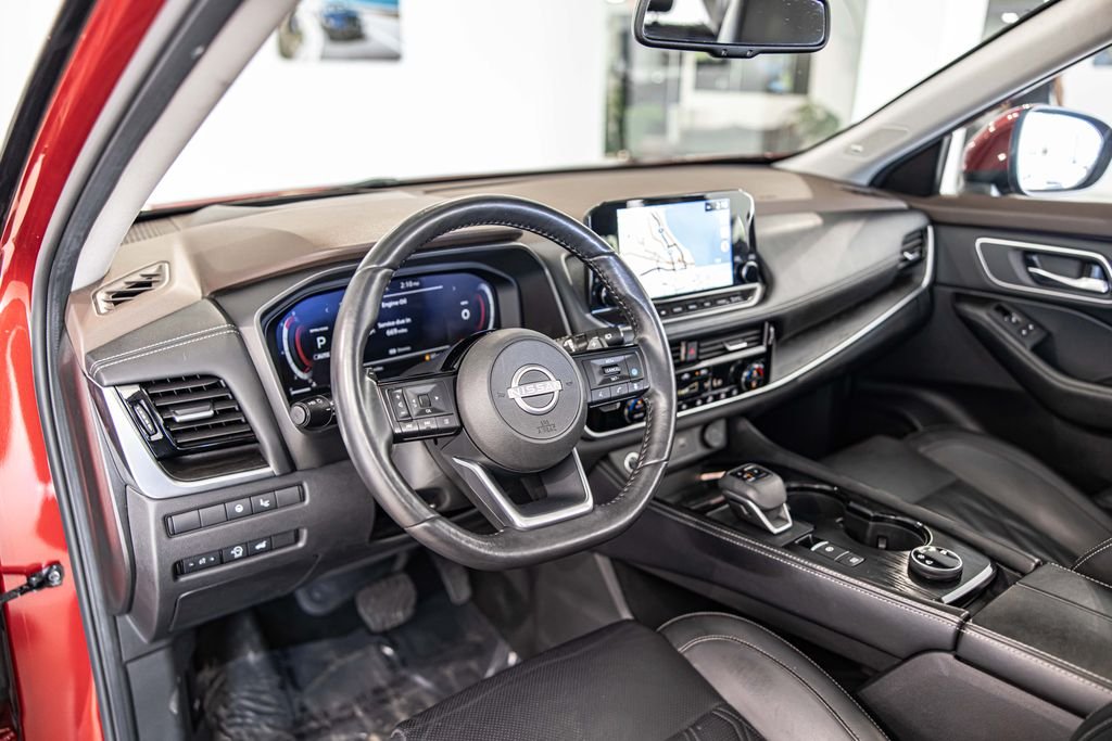 Used 2023 Red Nissan Platinum image 20