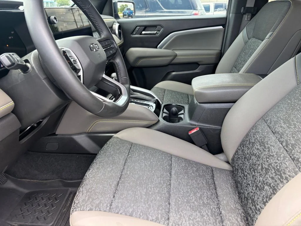 Used 2024 Gray Chevrolet ZR2 image 10