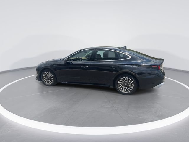Certified Used 2025 Black Hyundai Limited image 5