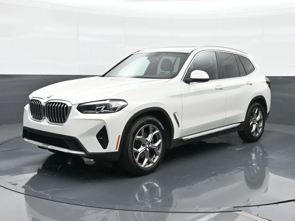 2023 BMW X3 sDrive30i's photo